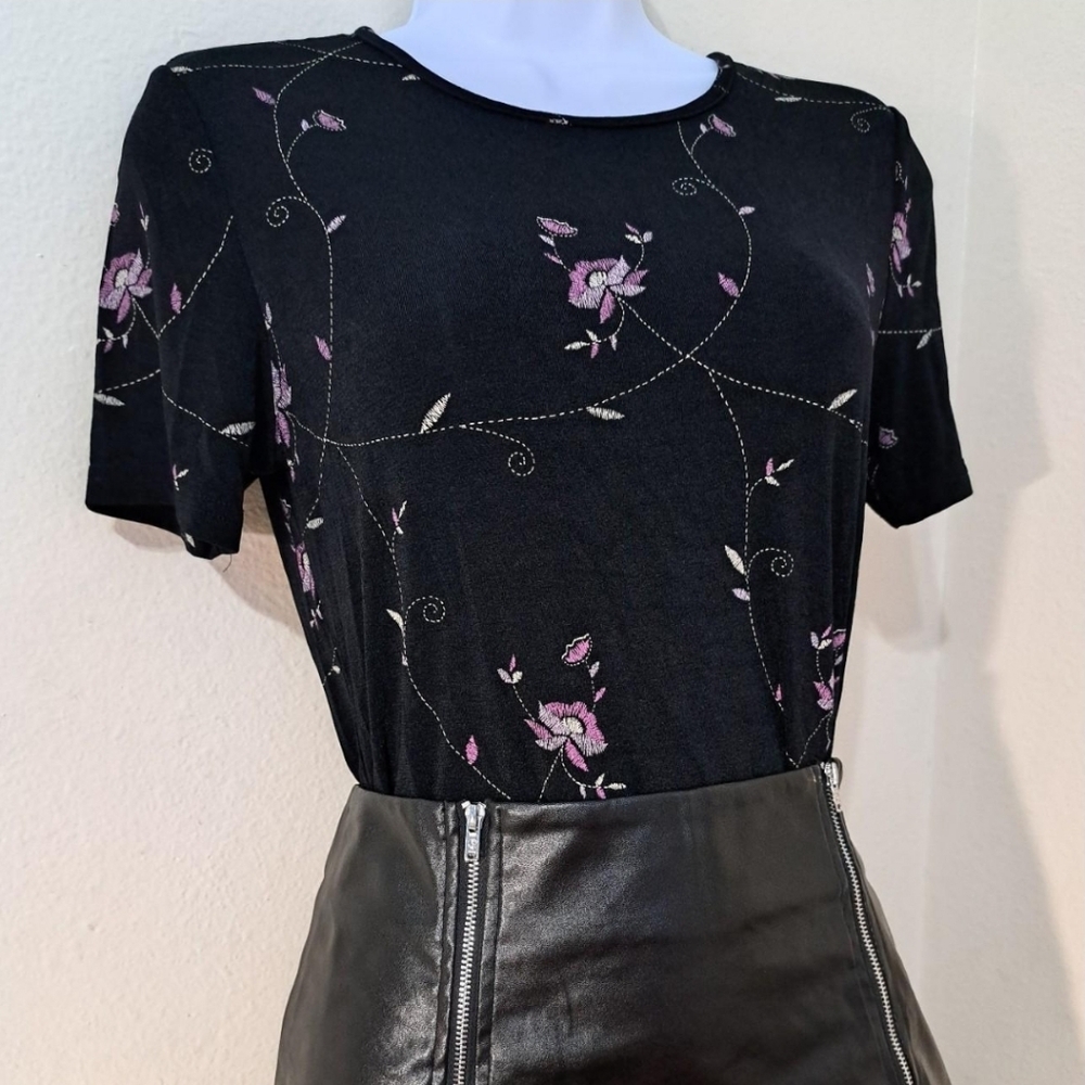 Vintage Floral mesh-like T-shirt.